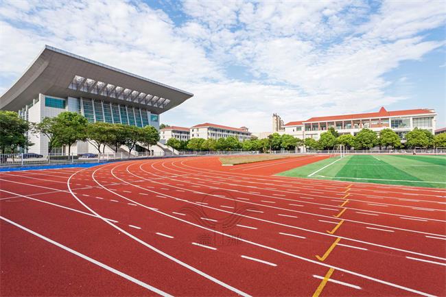 樓頂羽毛球場地搭建：實(shí)現(xiàn)家庭運(yùn)動(dòng)夢想